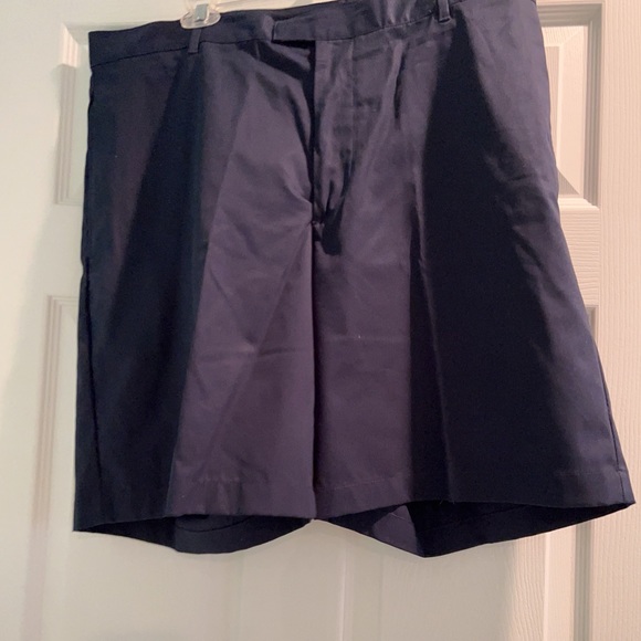 Greg Norman Navy Golf Shorts - Picture 3 of 14